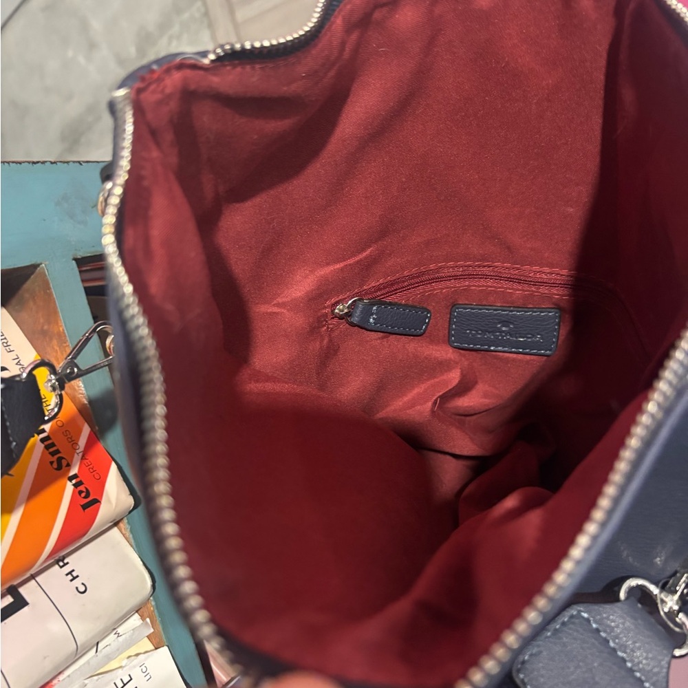 Tom Tailor Black Leather Crossbody Bag Red Interior Adjustable Strap - Picture 4 of 7